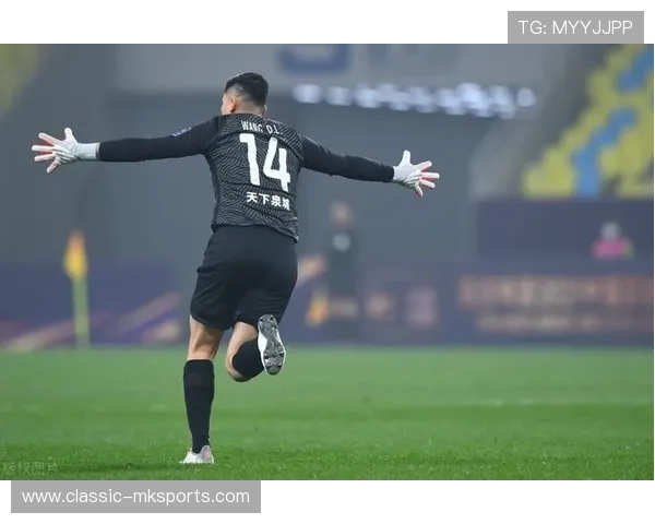 颜骏凌表现稳健助球队守住胜果