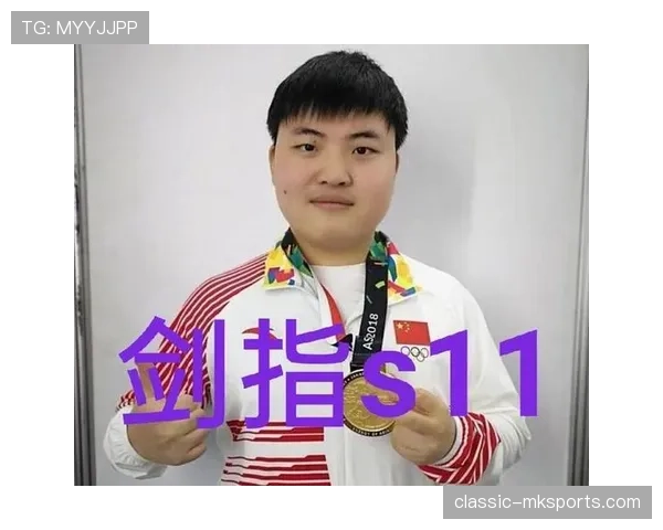 谢联勇夺足总杯,状态回暖剑指下赛季辉煌 谢联勇夺足总杯,状态回暖剑指下赛季辉煌