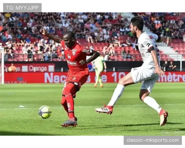 莱斯特城表现稳健,持续提升英超竞争力 莱斯特城表现稳健,持续提升英超竞争力