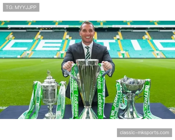 罗杰斯执教风格强调控球与高位逼抢,战术体系注重攻守平衡 罗杰斯执教风格强调控球与高位逼抢,战术体系注重攻守平衡