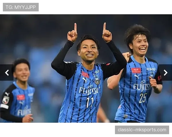 莱万多夫斯基帽子戏法集锦：近期状态回暖表现稳健