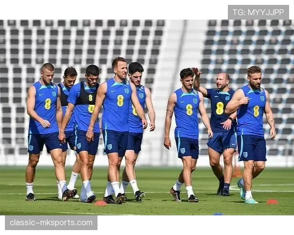 福登与马赫雷斯边路进攻角色及战术适配性对比分析