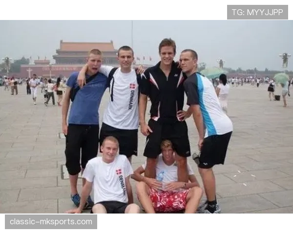 维克托·阿萨尔森练球就跟过家家？外面豪车家里一团糟竟然还这么放得开？